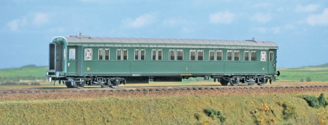 Passenger car 1st/2nd/3rd class type ABCz 61000<br /><a href='images/pictures/ACME/50284_900.jpg' target='_blank'>Full size image</a>